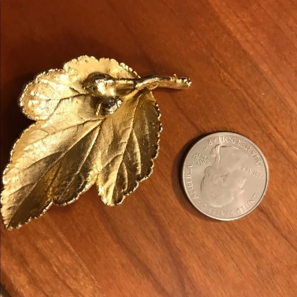 Vintage gold leaf pin brooch foliage